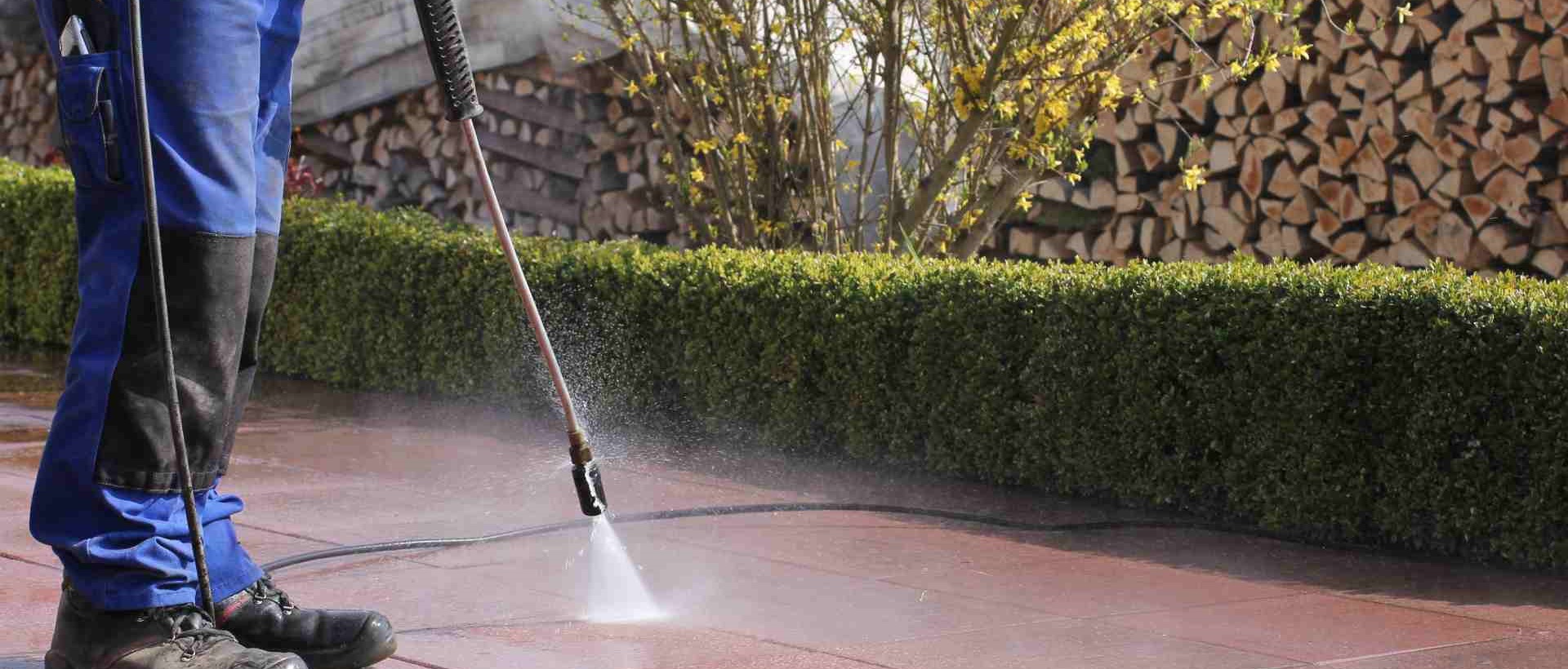 garden maintenance UB10