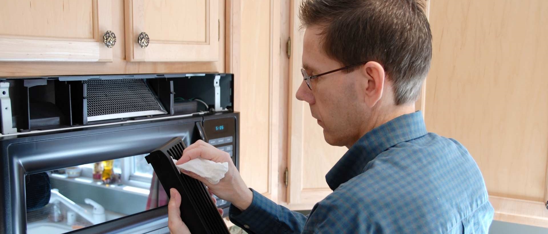 Kitchen fitters UB10